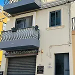 Flower: Modern Flat Close To Airport/bus Stops Daire