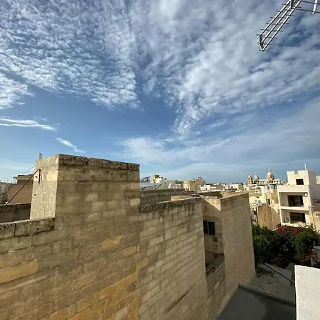 Daire Flower: Modern Flat Close To Airport/bus Stops *