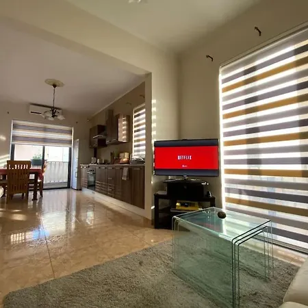 Flower: Modern Flat Close To Airport/bus Stops Apartment Tarxien