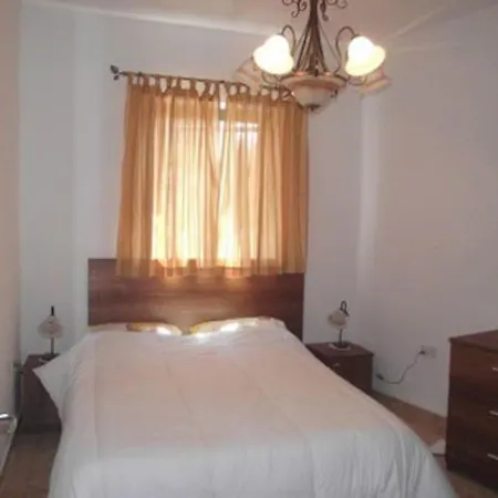 Flower: Modern Flat Close To Airport/bus Stops Apartment *