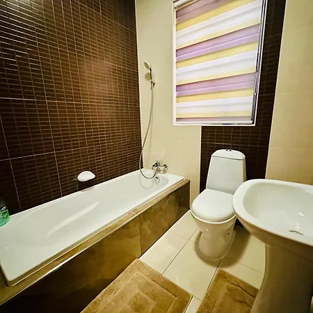 Flower: Modern Flat Close To Airport/bus Stops Апартаменты *