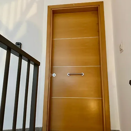 Flower: Modern Flat Close To Airport/bus Stops * Tarxien