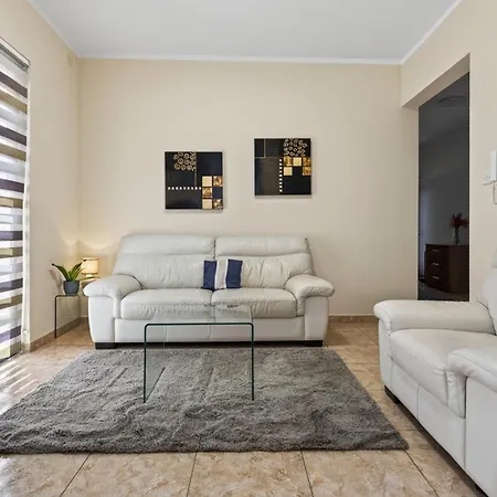 Апартаменты Flower: Modern Flat Close To Airport/bus Stops *