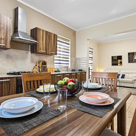 Flower: Modern Flat Close To Airport/bus Stops Апартаменты Tarxien