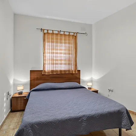 Flower: Modern Flat Close To Airport/bus Stops Апартаменты Tarxien