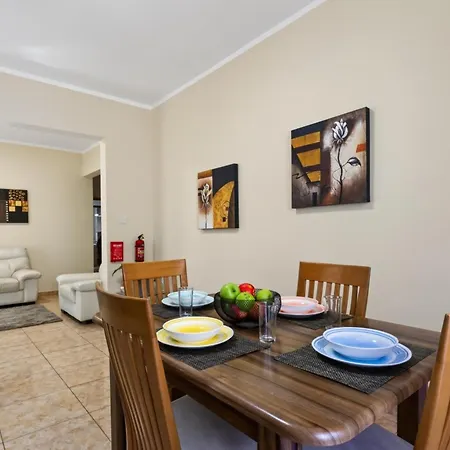 Flower: Modern Flat Close To Airport/bus Stops Апартаменты Tarxien