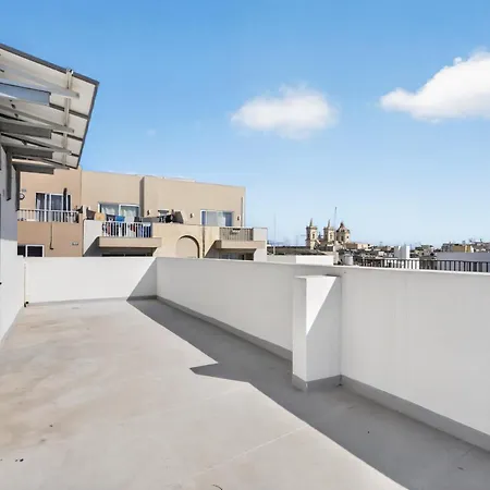 Flower: Modern Flat Close To Airport/bus Stops Апартаменты *
