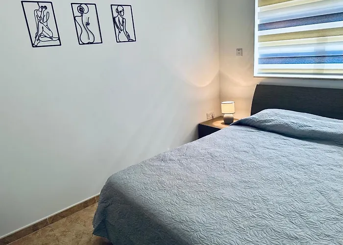 Flower: Modern Flat Close To Airport/bus Stops * Tarxien